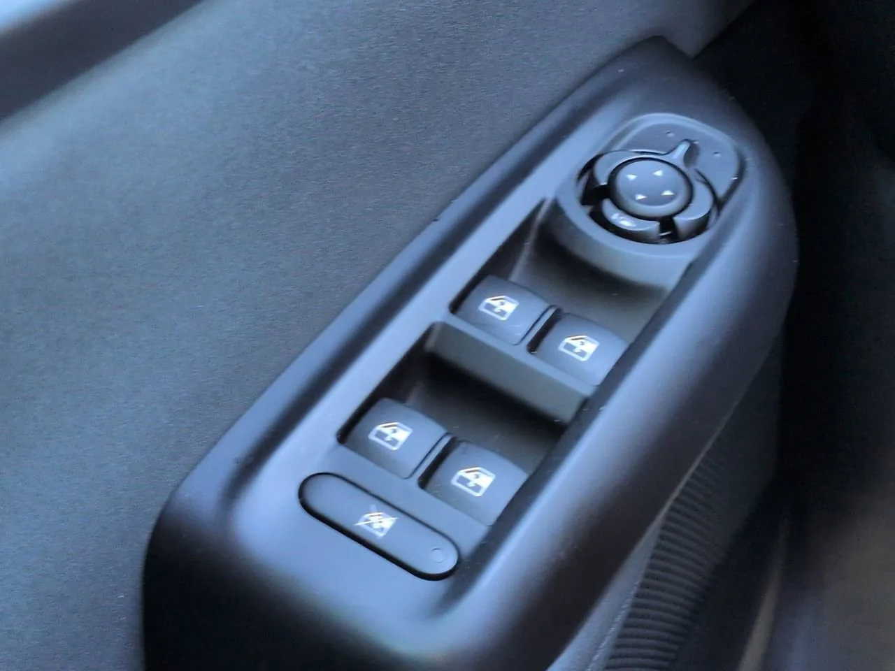 Used 2024 Grigio Alfa Romeo Ti image 22