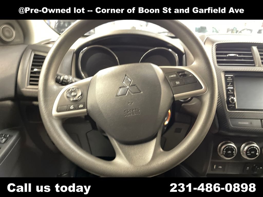 Used 2024  Mitsubishi  image 19