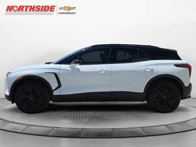 New 2026 Summit White Chevrolet LT image 5