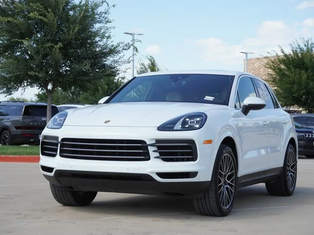 Used 2020  Porsche Base image 3