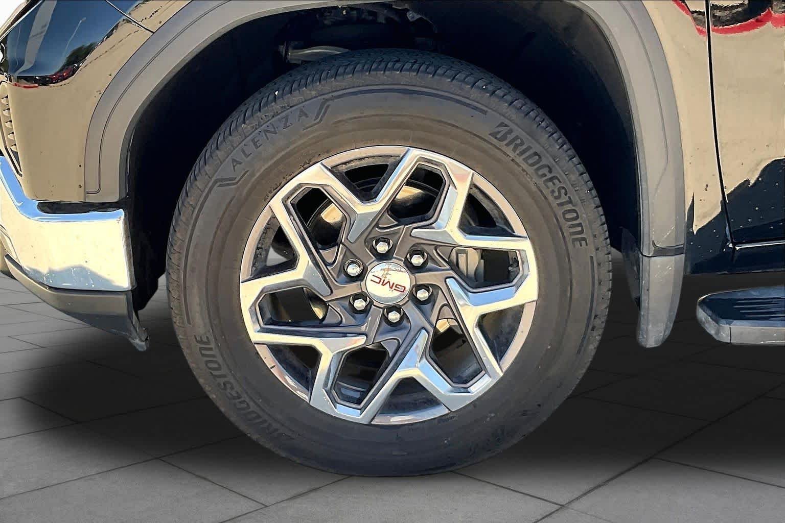 Used 2026 Onyx Black GMC SLT image 11