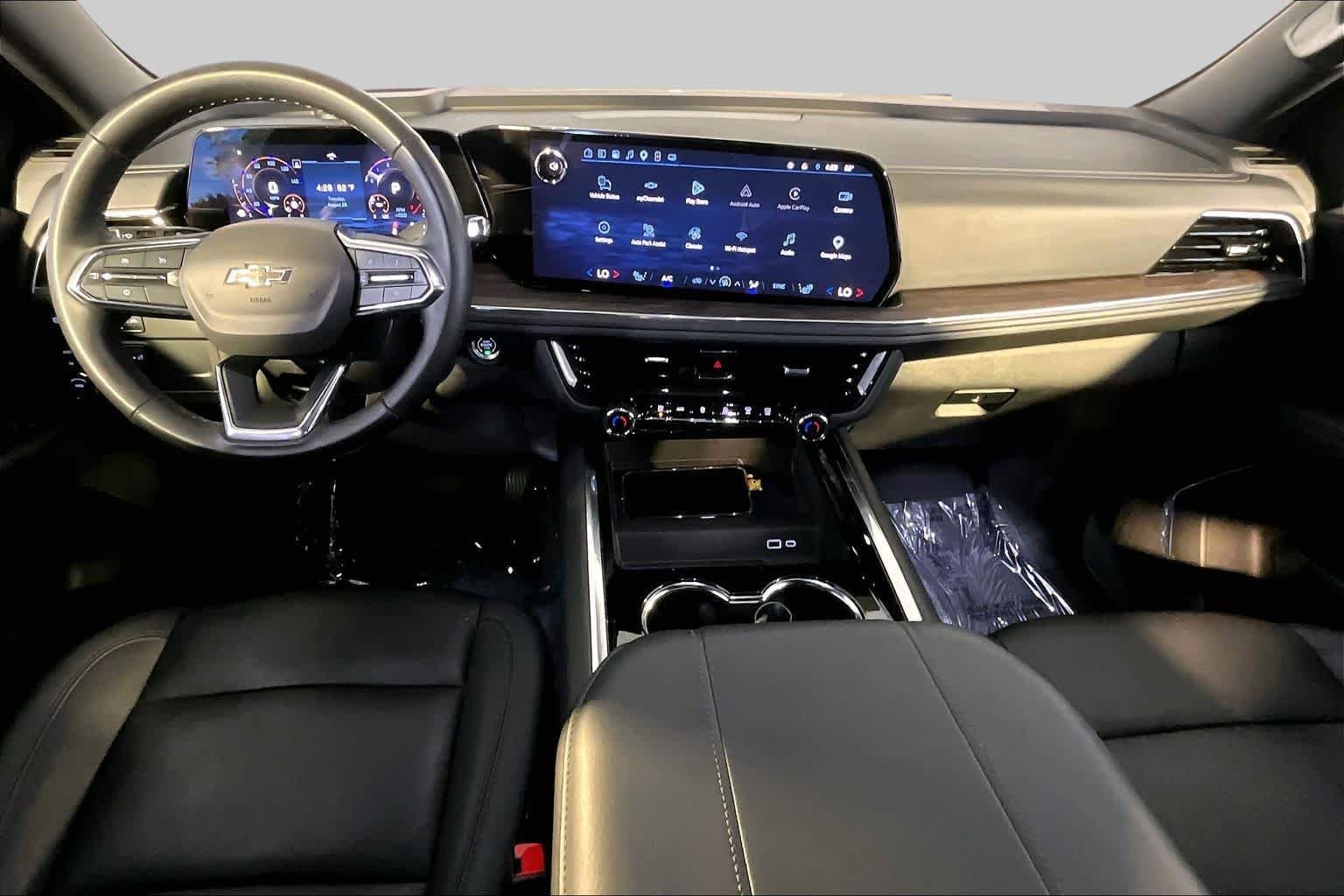 Used 2025 Black Chevrolet Z71 image 16