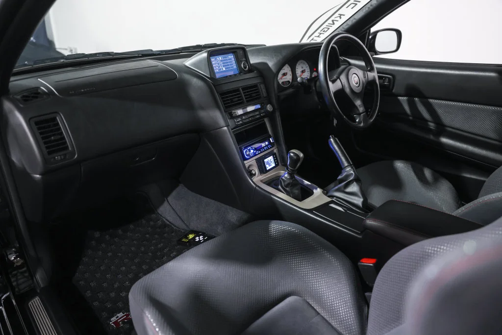 Used 2000 Black Nissan  image 30
