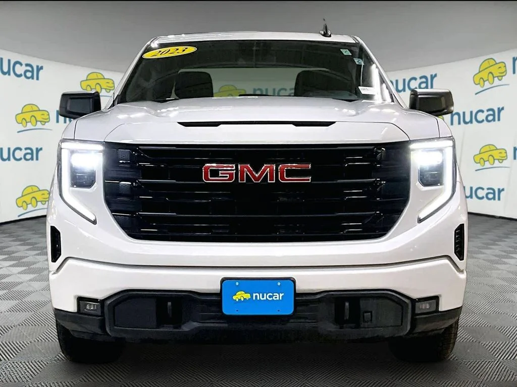 Used 2023 White GMC Elevation image 2