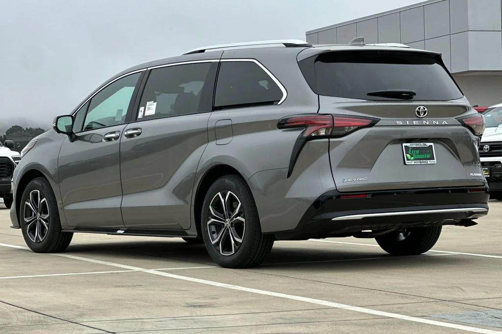 New 2026 Heavy Metal <sup>1</sup> Toyota  Platinum image 6