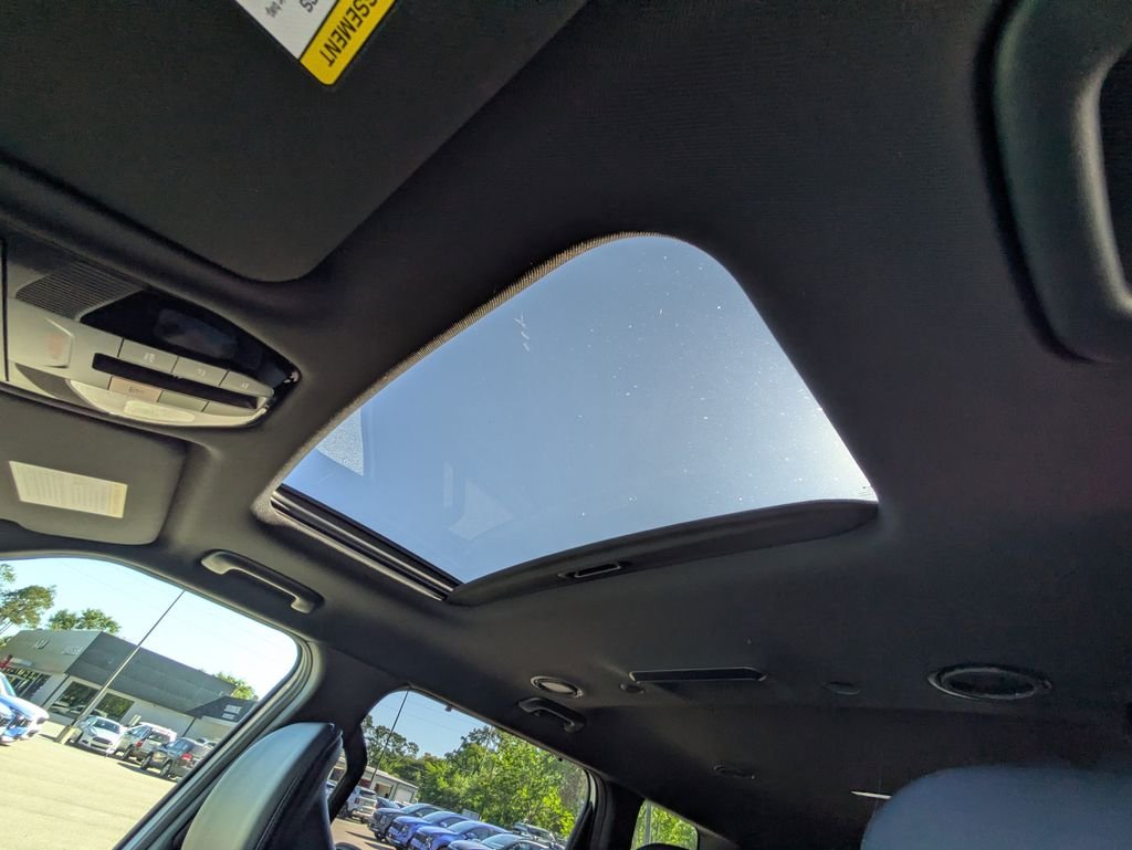 New 2027 Glacial White Pearl Kia X-Line EX image 24