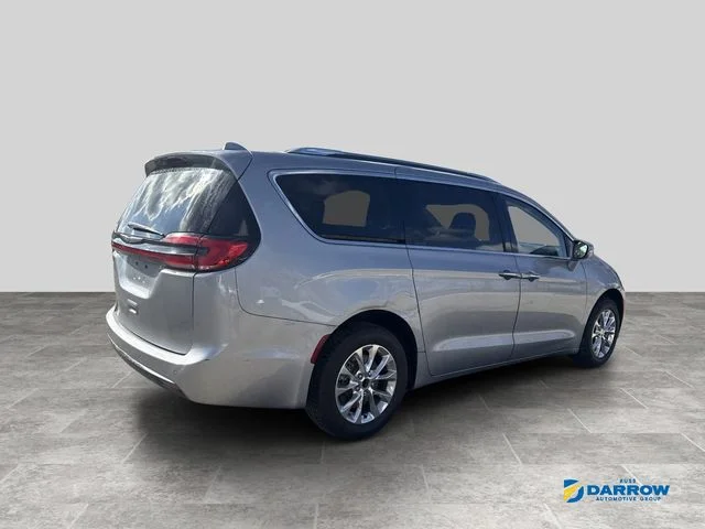 Used 2021 Silver Chrysler Touring L image 16