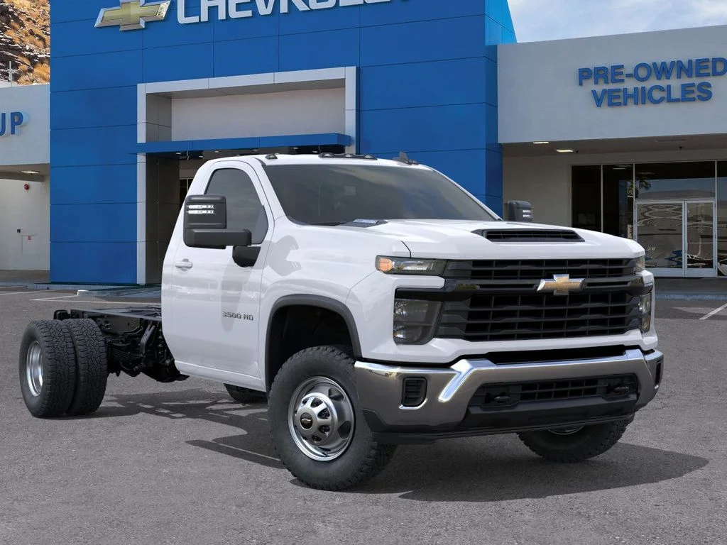 New 2026 Summit White Chevrolet Work Truck image 7