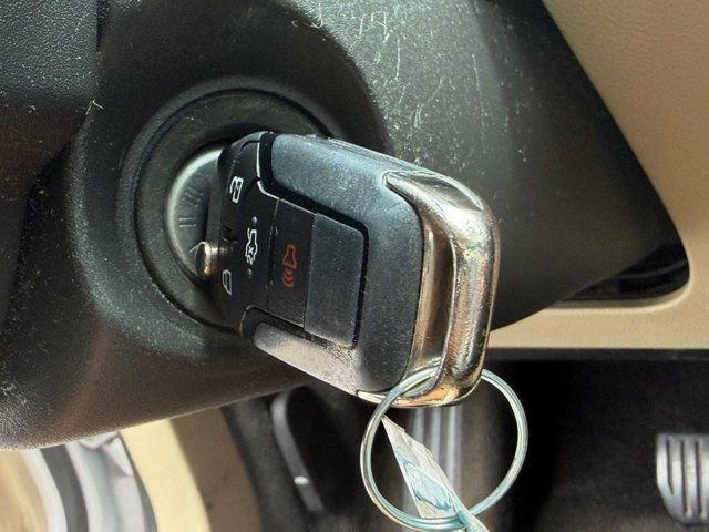 Used 2013 White Ford SE image 24