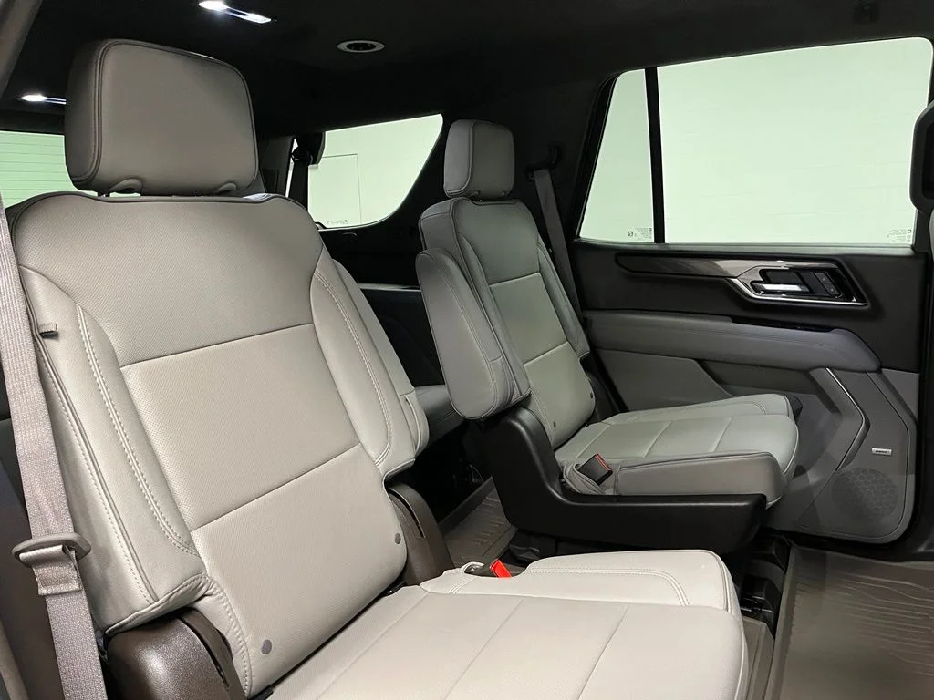 Used 2025 White GMC Elevation image 53