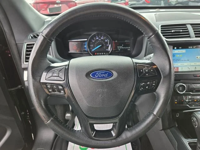 Used 2018 Red Ford XLT image 29
