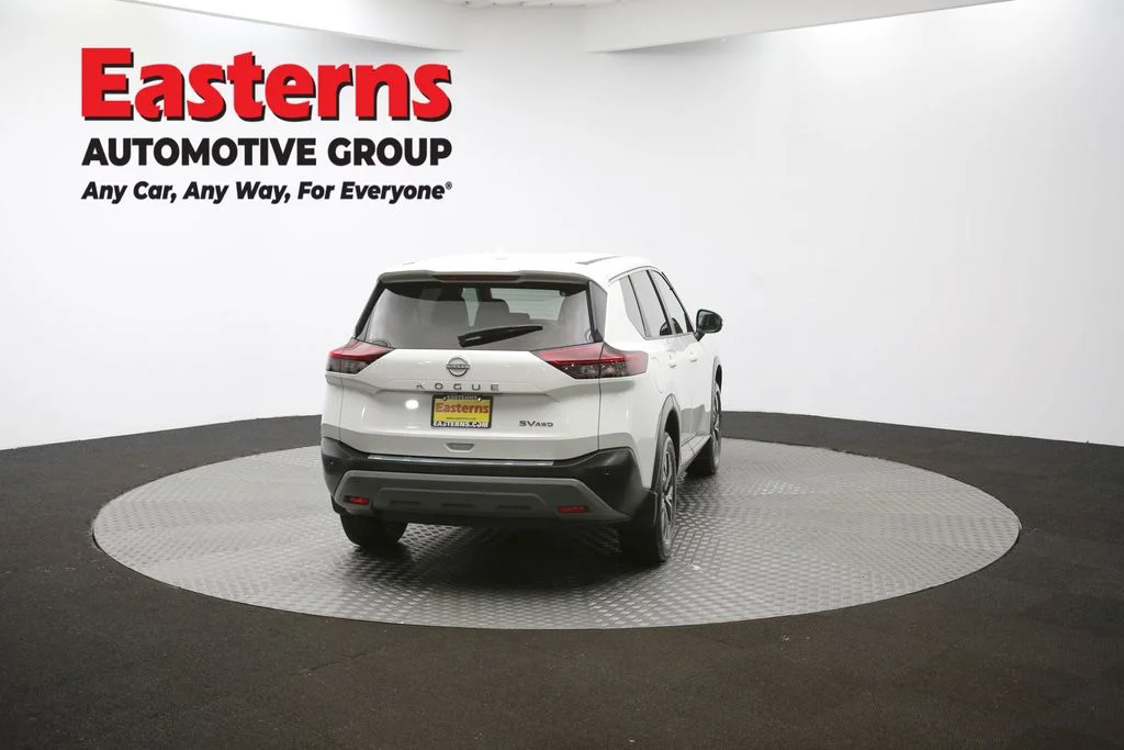Used 2022 White Nissan SV image 36