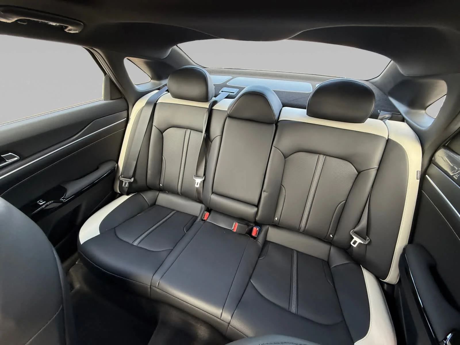 New 2026 Snow White Pearl Kia GT-Line image 13