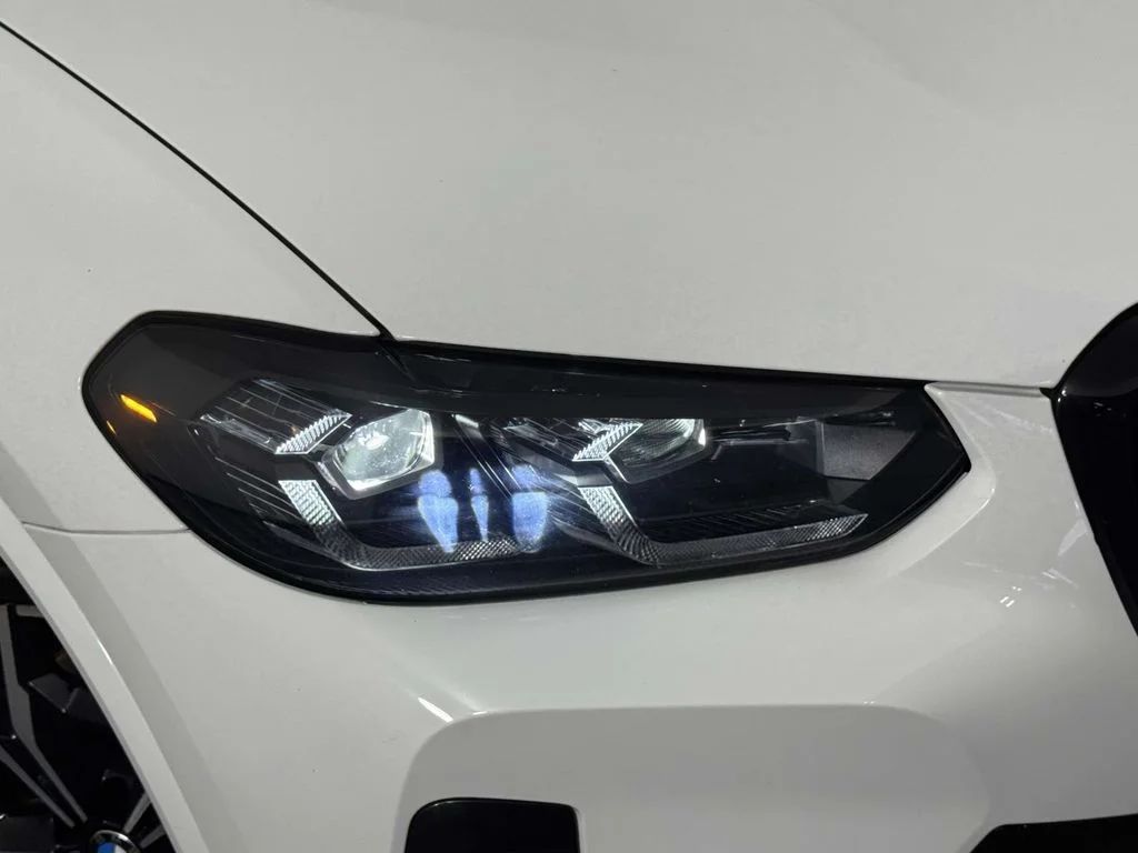 Used 2023 White BMW xDrive30i image 15