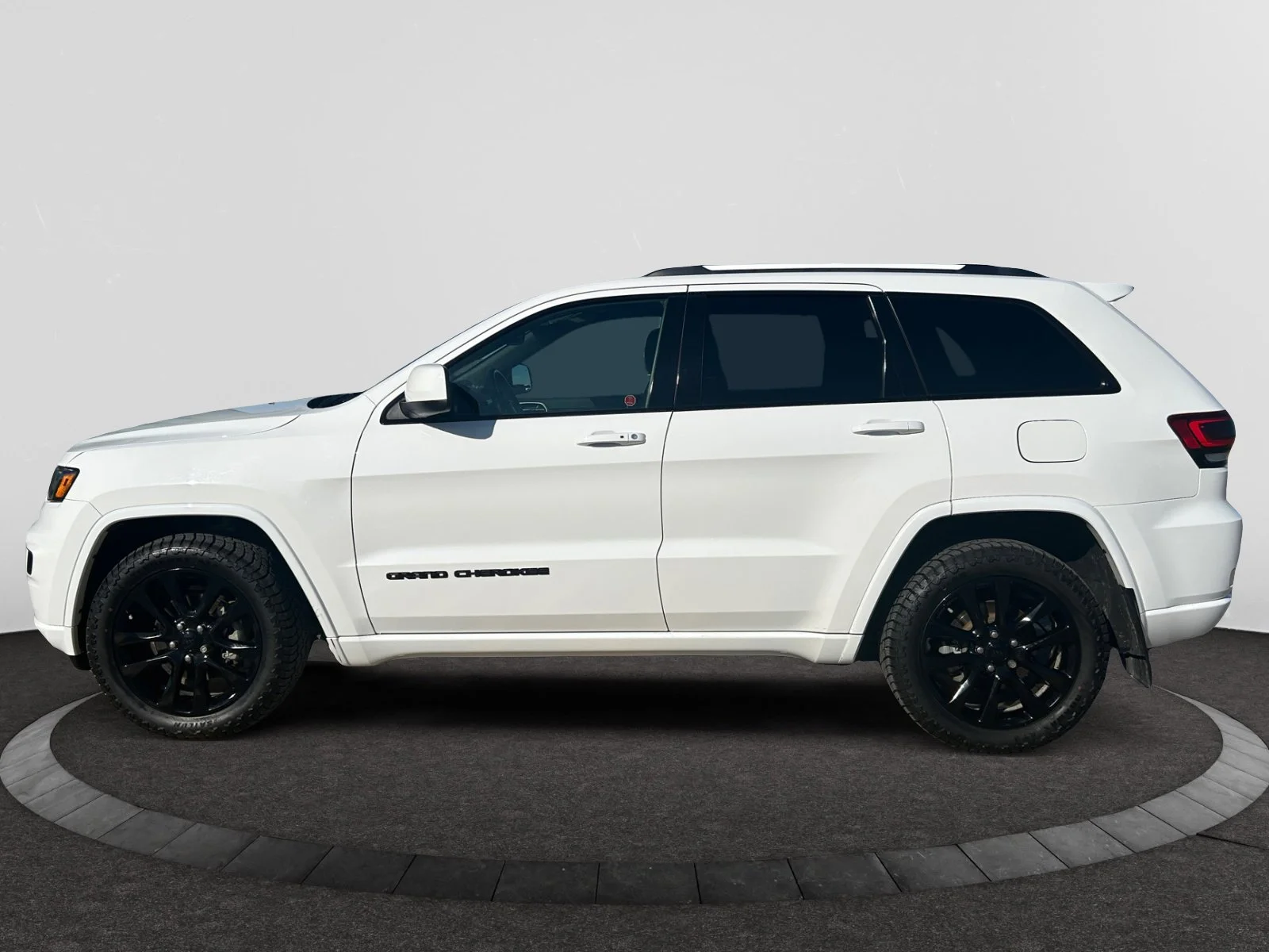 Used 2020 Bright White Jeep ALTITUDE image 2