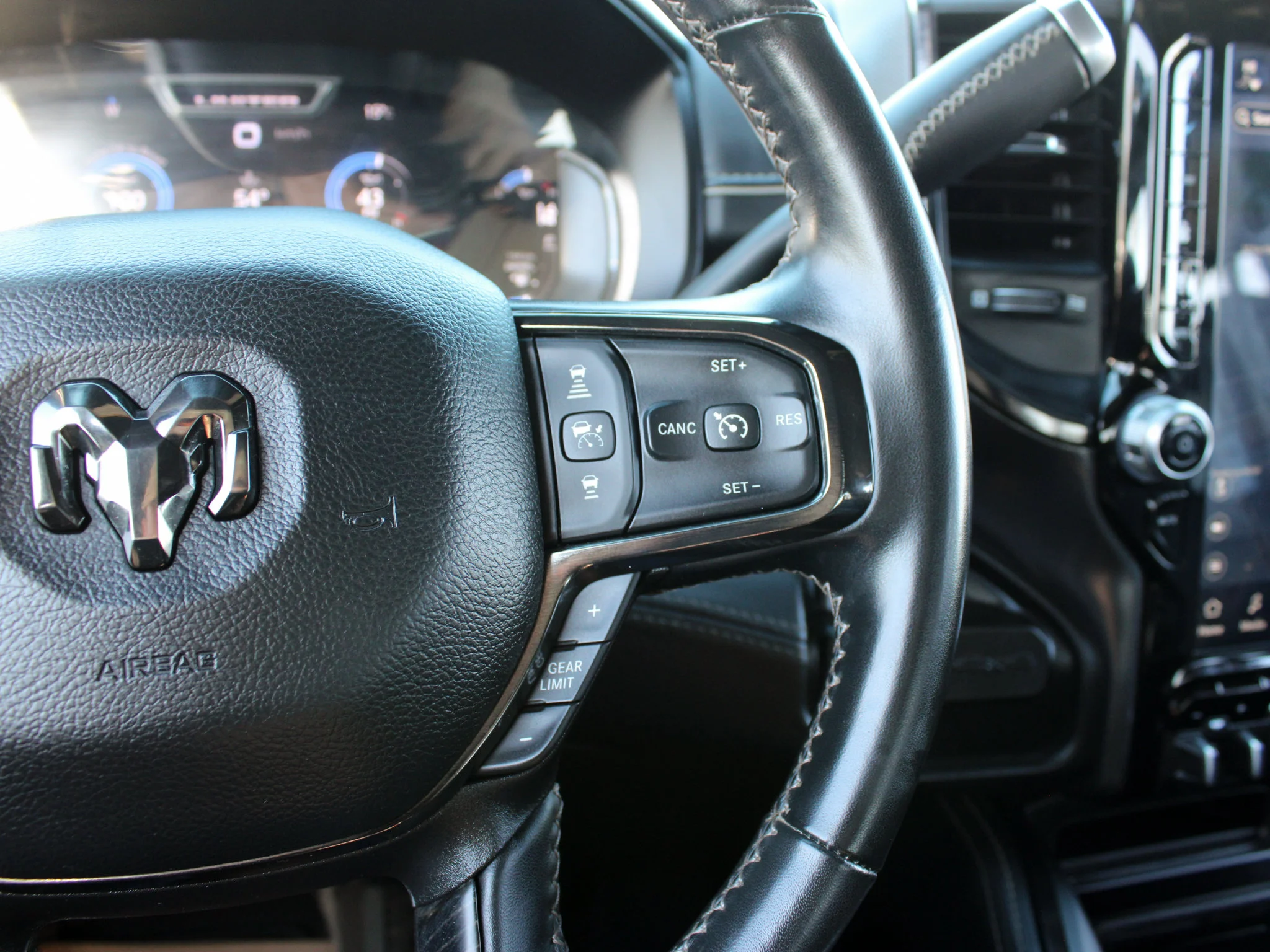 Certified Used 2023 Black RAM Limited * | Cummins | 5th Wheel & Gooseneck | Adaptive Cruise | Running Boards image 29
