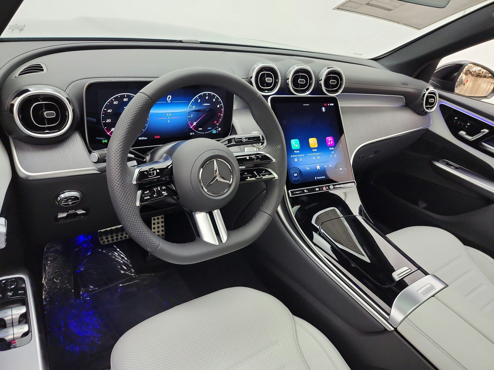 New 2027 Verde Silver Metallic Mercedes-Benz GLC 300 SUV image 30