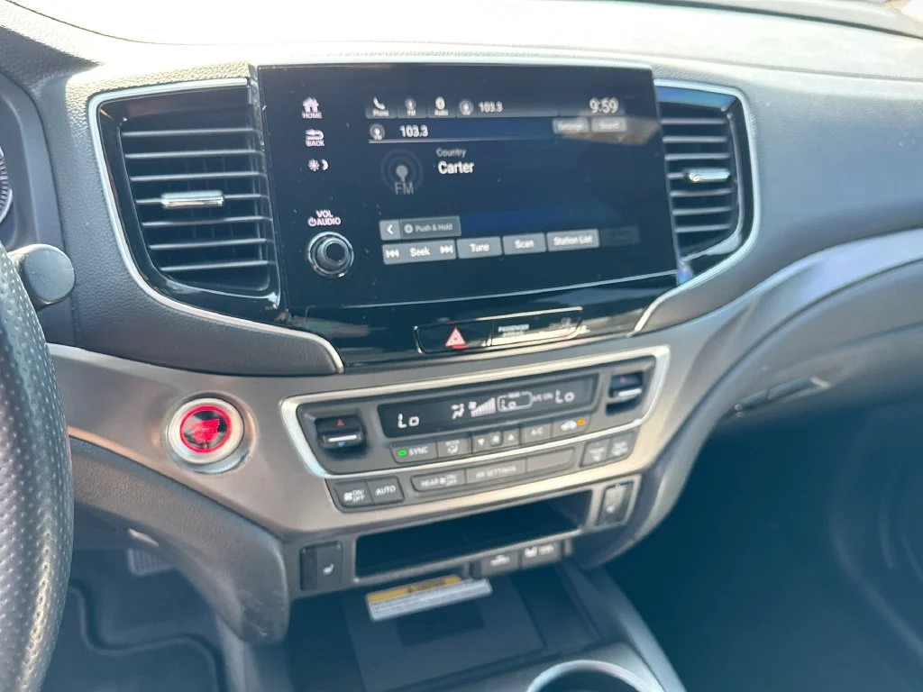 Used 2022 White Honda EX-L image 25