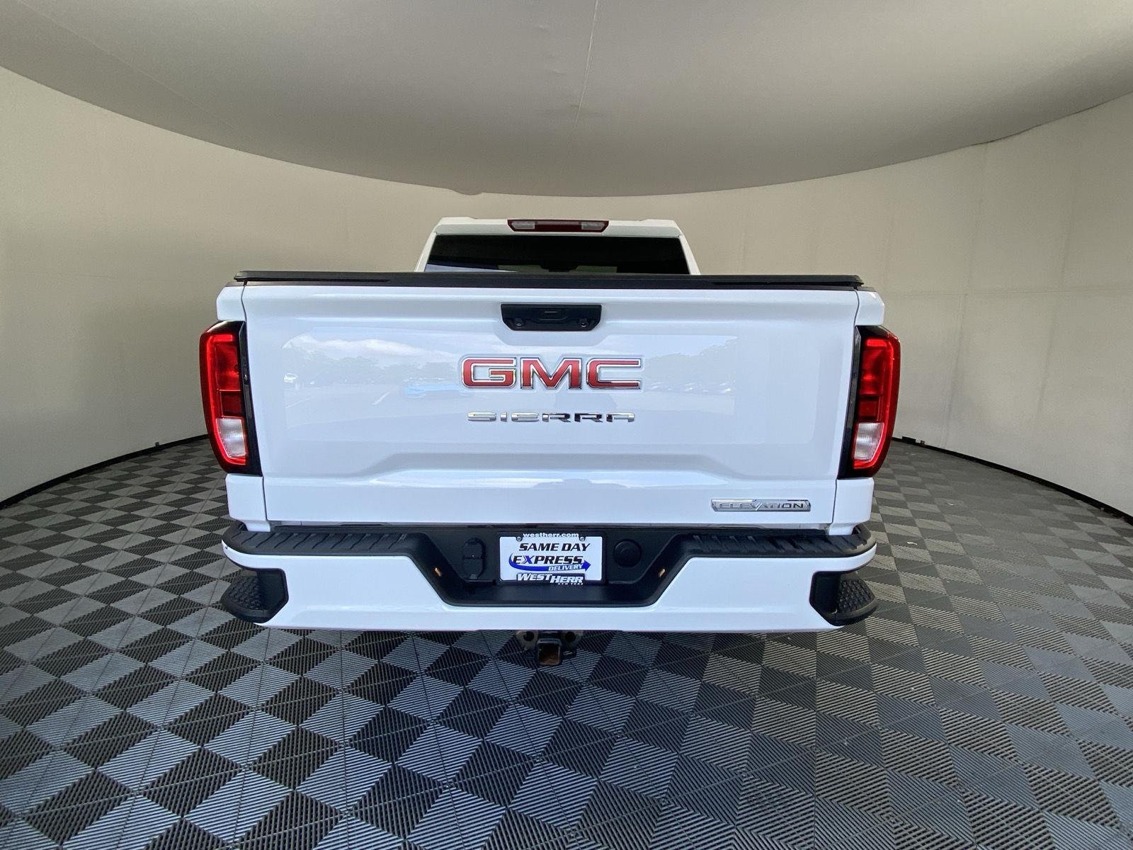 Used 2024 Summit White GMC Elevation image 15
