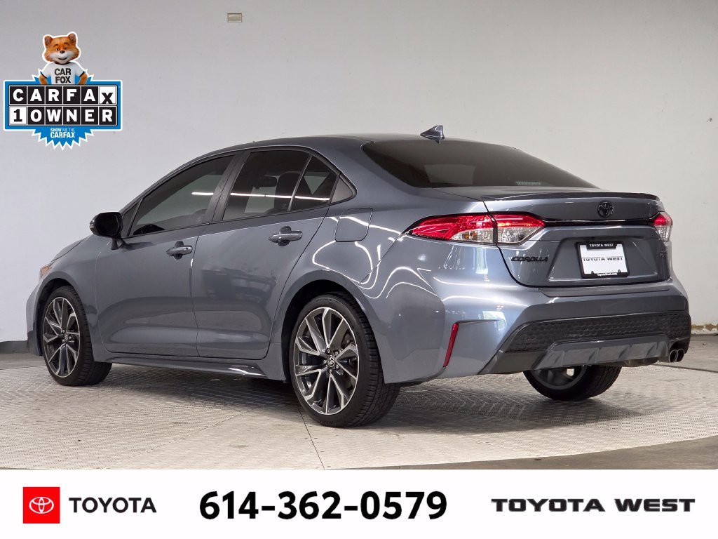 Used 2022  Toyota SE image 9