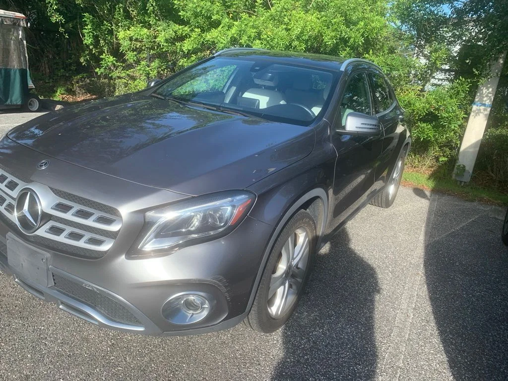 Used 2020 Gray Mercedes-Benz GLA 250 image 2