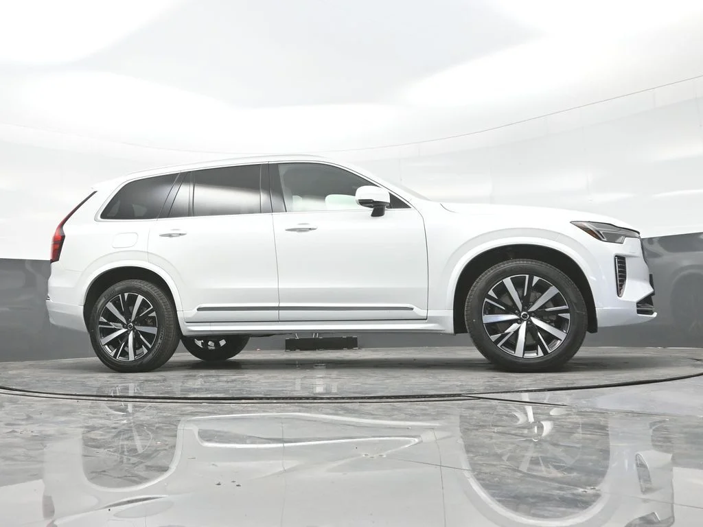 Used 2026 Crystal White Volvo Core image 33