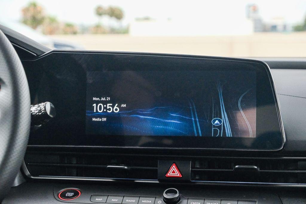 2025 Hyundai Elantra N Line - Photo 18