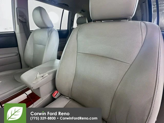 Used 2013 Nautical Blue Metallic Toyota Limited image 21