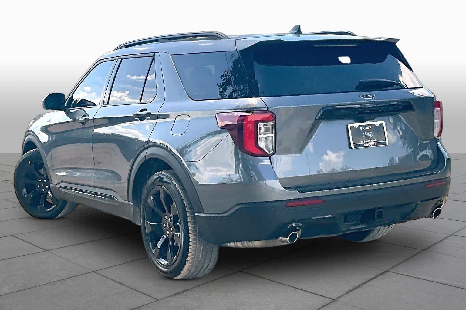 Used 2023 Carbonized Gray Metallic Ford ST-Line image 11