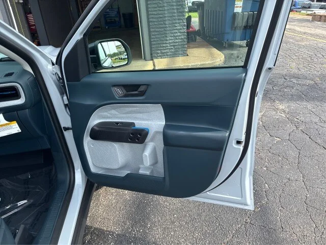 New 2026 Space White Metallic Ford XLT image 42