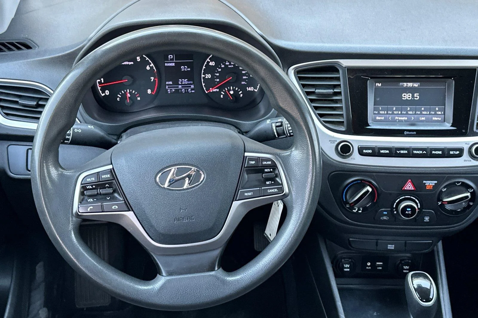 Used 2022 Olympus Silver Hyundai SE image 14