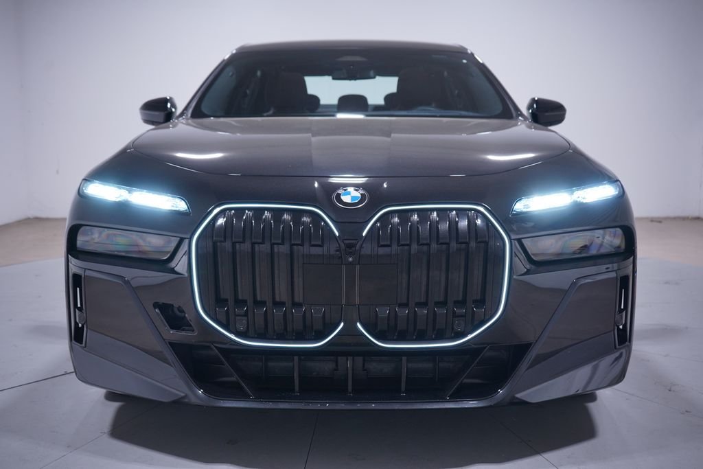 Used 2026 Black Sapphire Metallic BMW 740i image 4