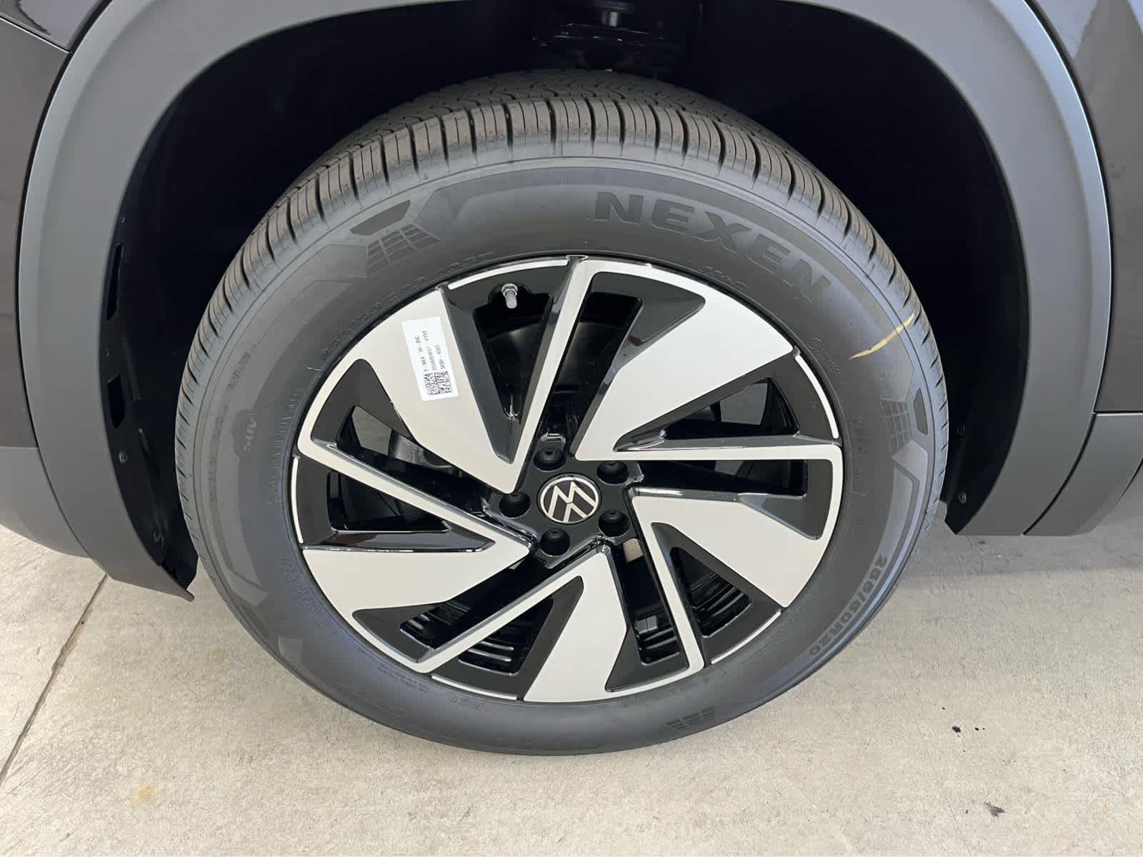2026 Volkswagen Atlas SE w/Tech - Photo 7