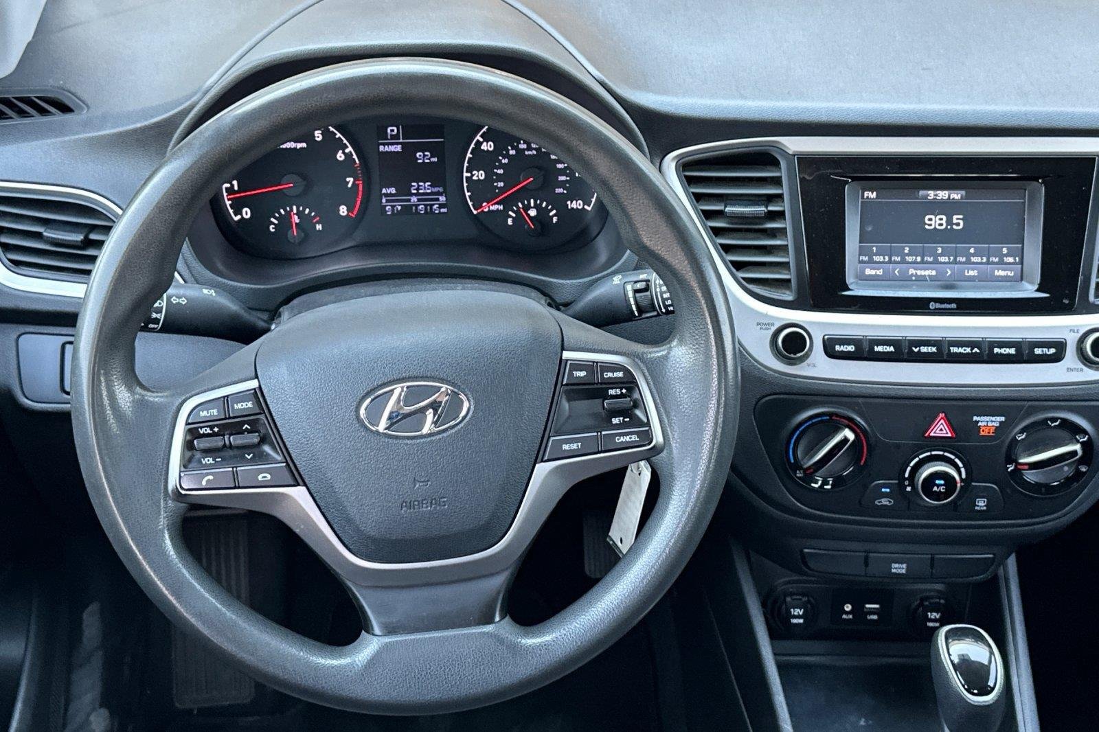 Used 2022 Olympus Silver Hyundai SE image 14