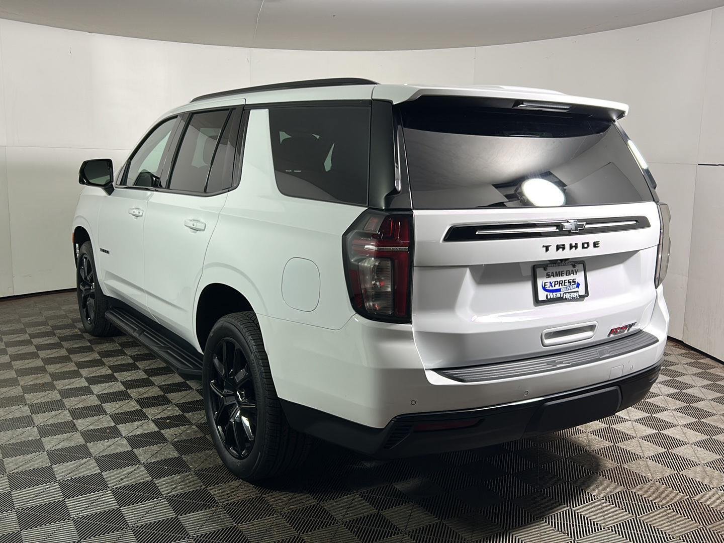 Used 2023 Summit White Chevrolet RST image 11