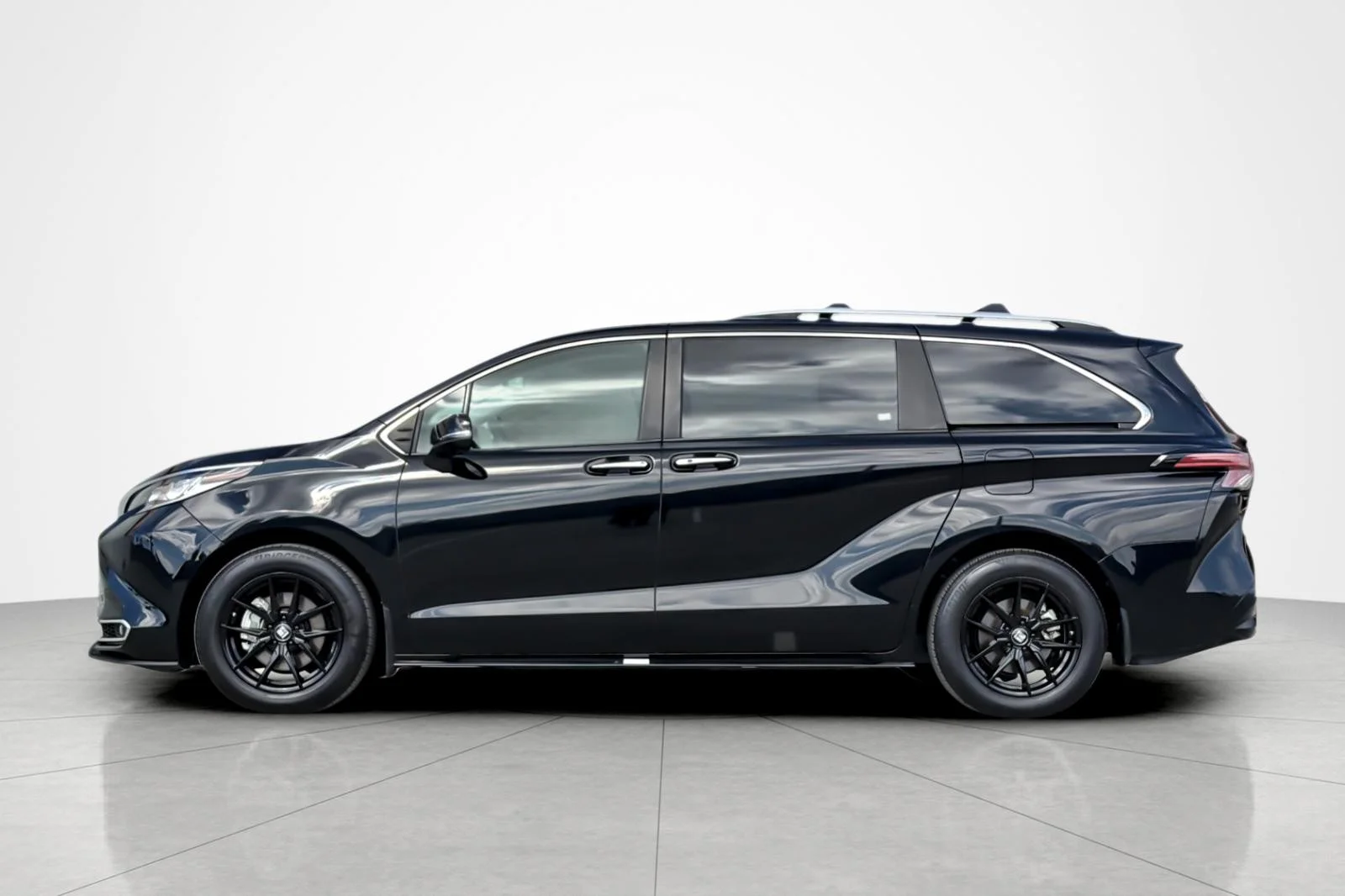Certified Used 2022 MIDNIGHT BLACK Toyota Limited image 2