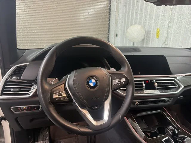 Used 2023 Mineral White Metallic BMW sDrive40i image 15