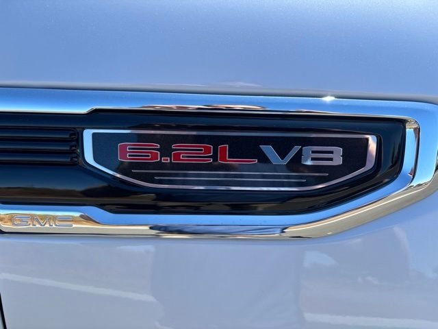Used 2023 White GMC SLT image 22