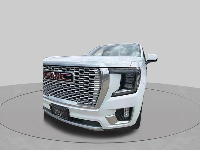 Used 2022 White GMC Denali image 11
