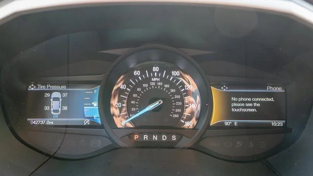 Used 2019 Gray Ford SEL image 23