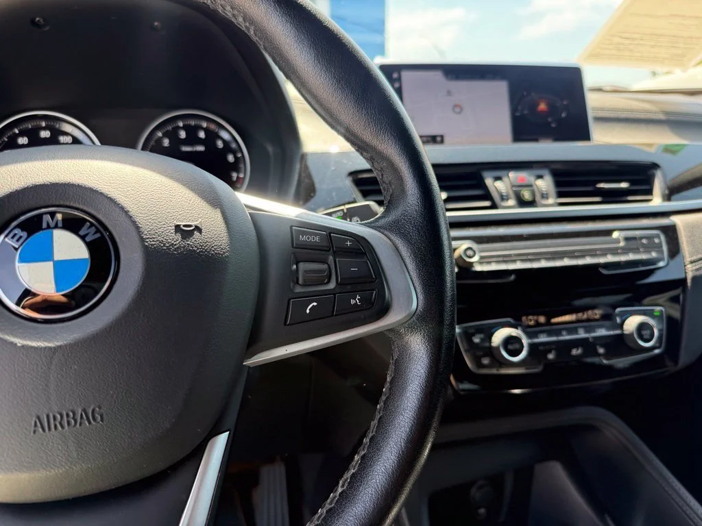 Used 2020 Black BMW sDrive28i image 22