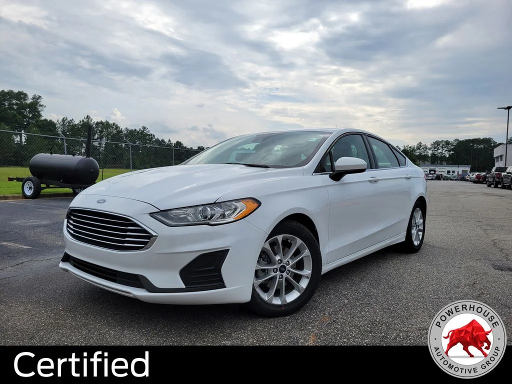 Used 2020 White Ford SE image 1