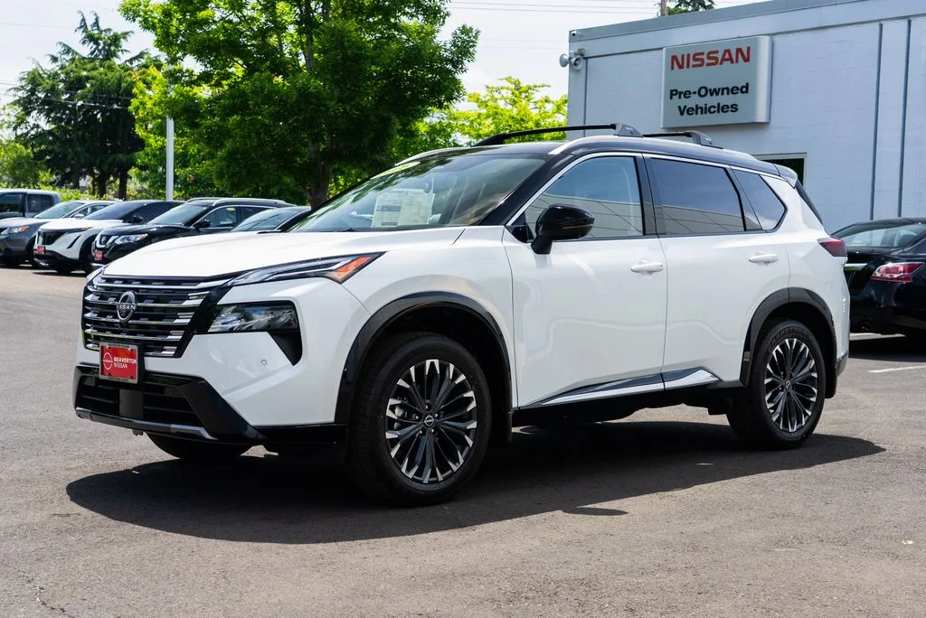 New 2026 Everest White Pearl TriCoat / Super Black Two-tone Nissan Platinum image 3
