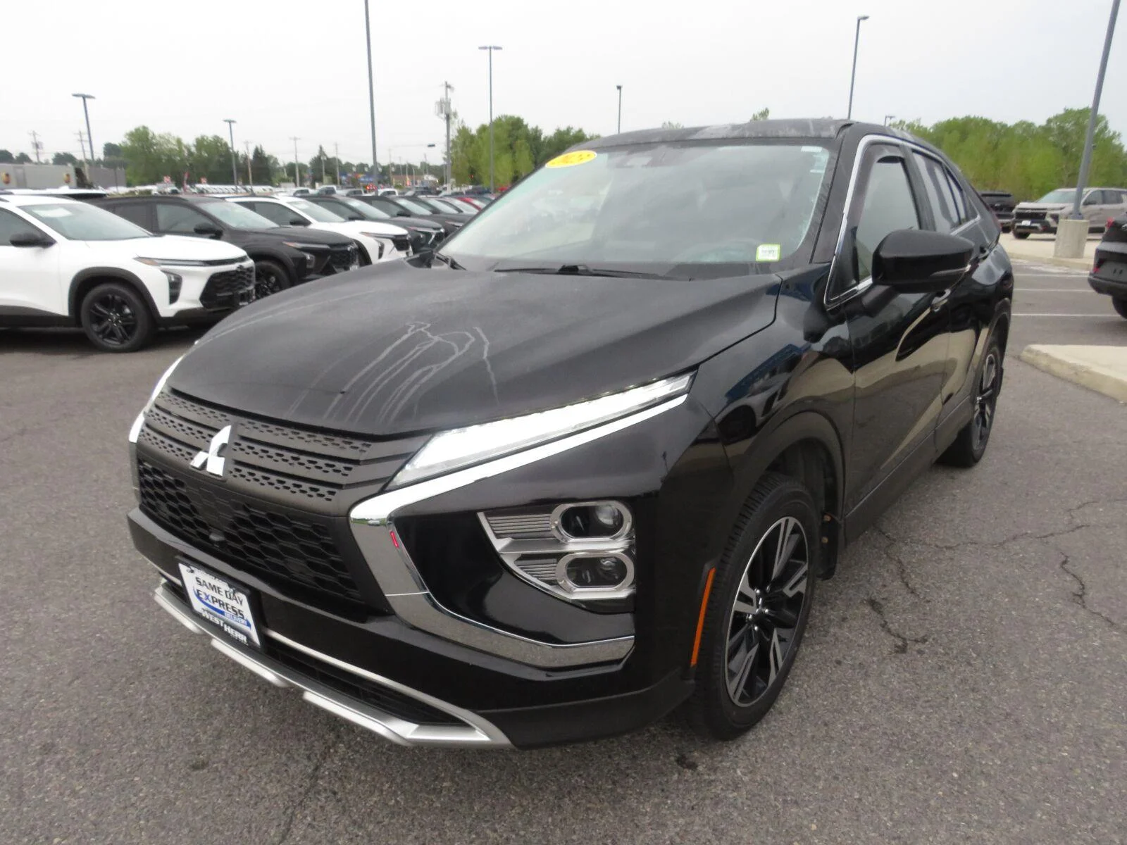 Used 2023 Black Mitsubishi SE image 12