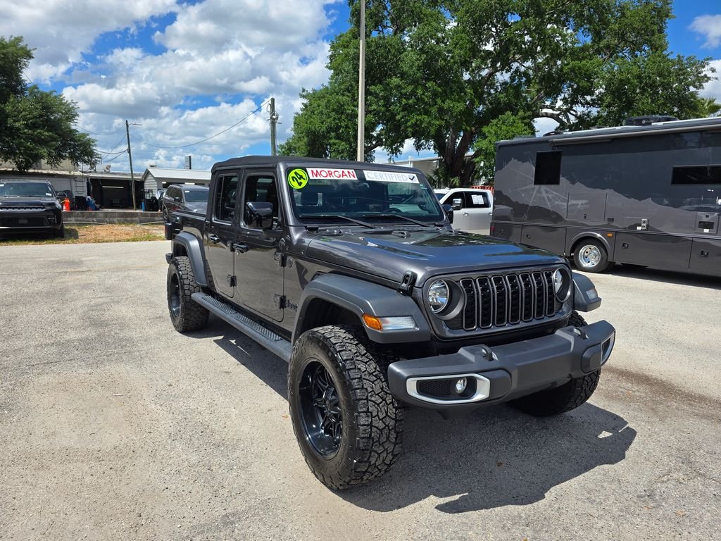 Pre-Owned 2024 Jeep Gladiator Sport 4D Crew Cab in Tampa #I124656