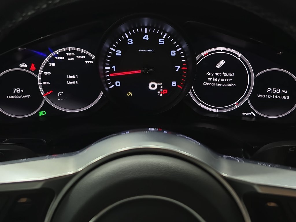 Used 2021  Porsche  image 15