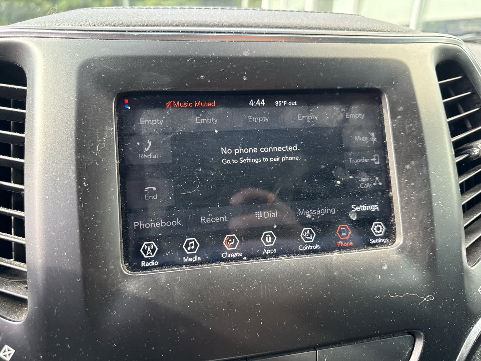 Used 2019 Velvet Red Pearlcoat Jeep Latitude Plus image 12