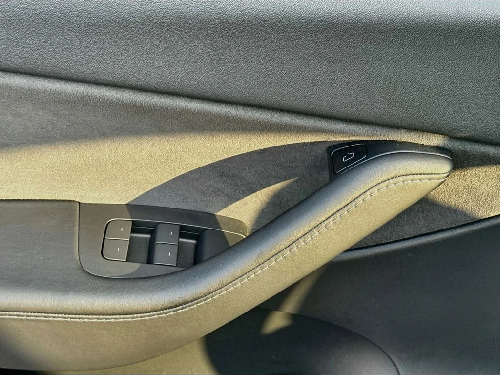 Used 2021 White Tesla Long Range image 17