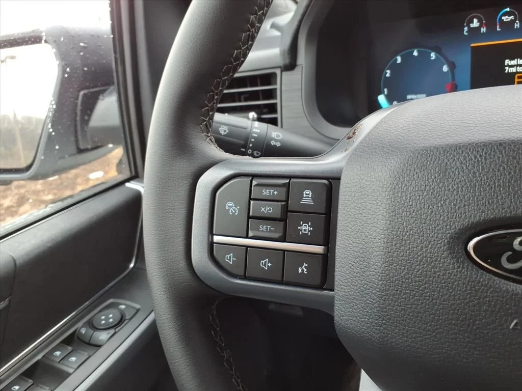 New 2026 Oxford White Ford XLT image 17
