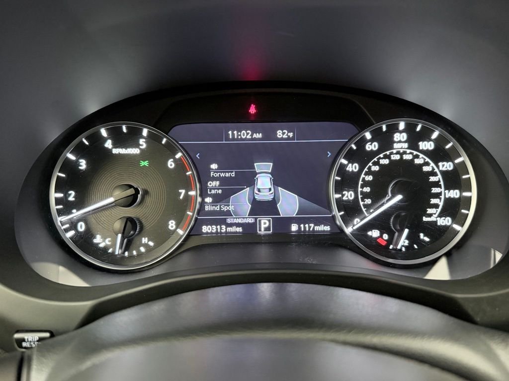 Used 2020 White INFINITI LUXE image 14